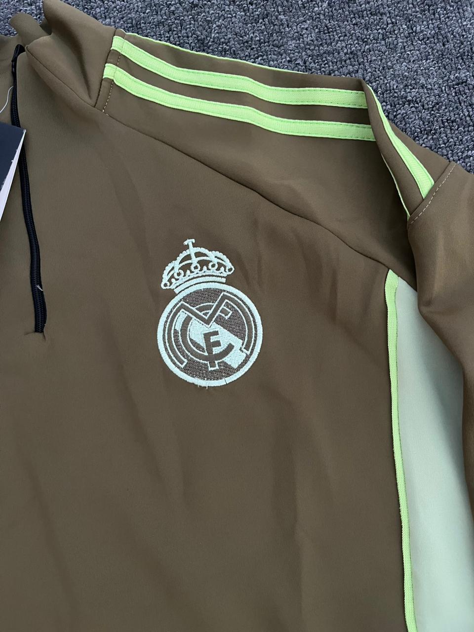 Tracksuit cafe Real Madried 26