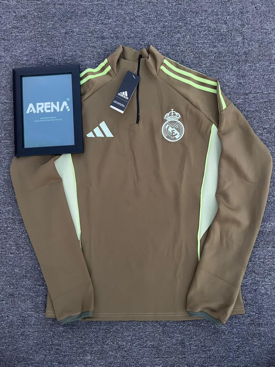 Tracksuit cafe Real Madried 26
