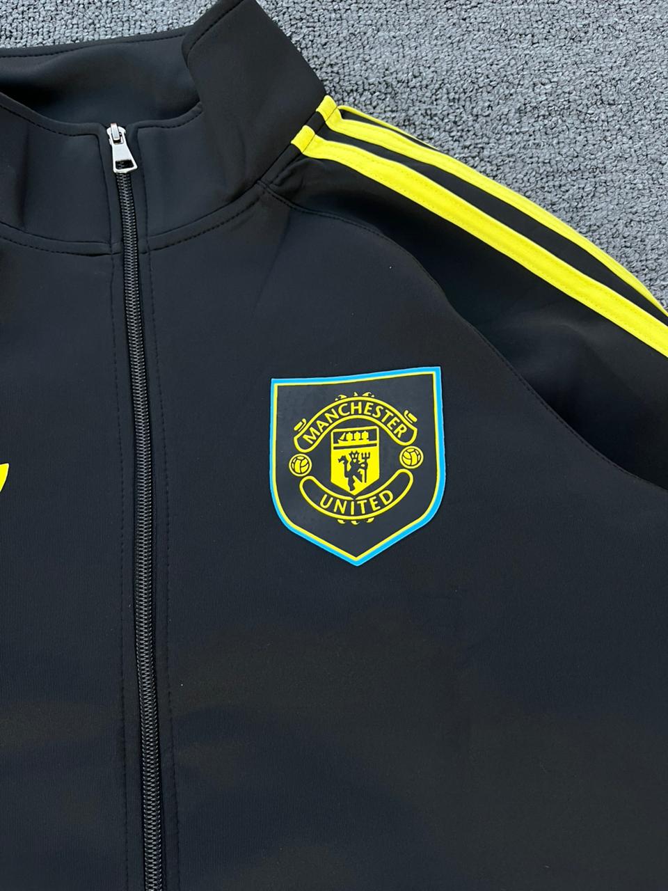 Black Tracksuit - Manchester United - 26
